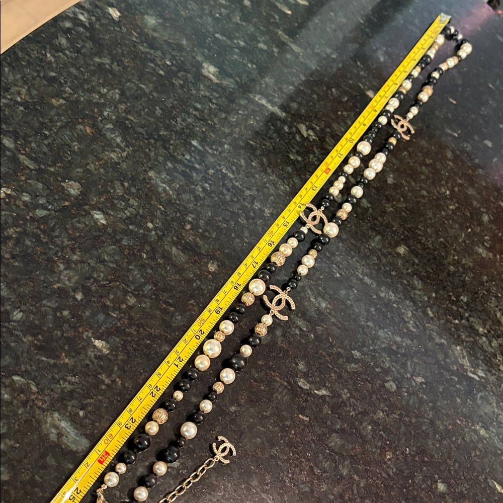 Chanel Black Pearl and Gold Necklace - Picture 3 of 4